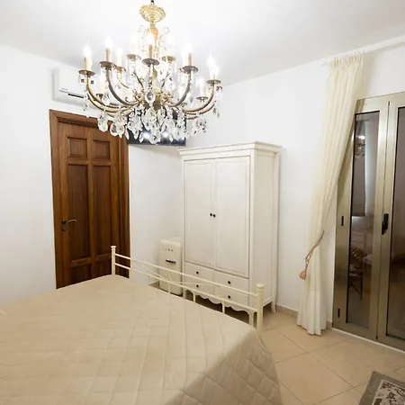 Frühstückspension Floriana Relais 4*